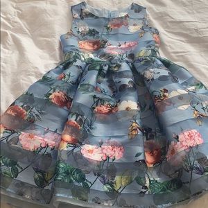 Girls dress